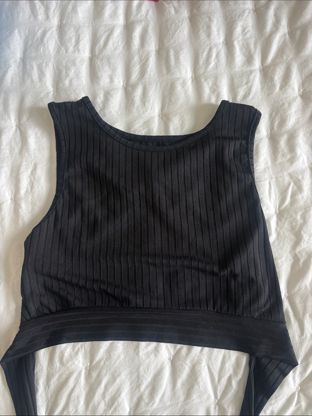 SHEIN Black Ribbed Crop Tank